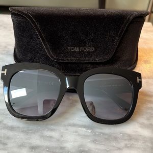 Tom Ford Beatrix sunglasses NWOT with all collateral!